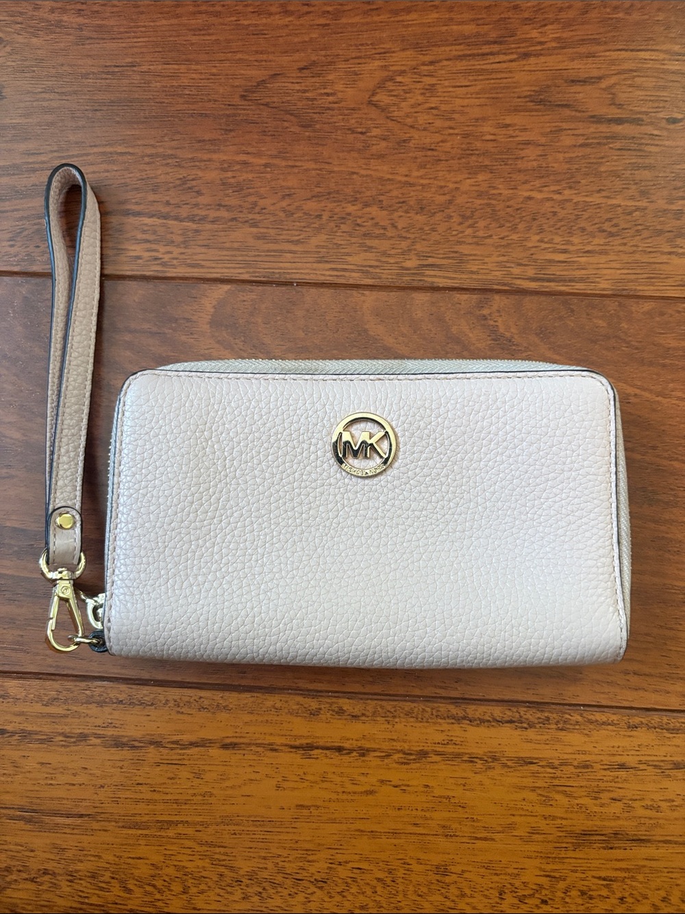 Michael Kors Fulton Multifunction Leather Phone Case Wristlet Wallet